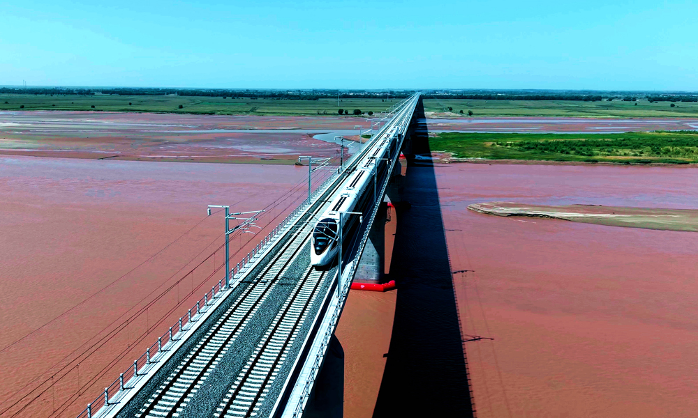 近日，包头至银川高速铁路包头至惠农段（简称包银高铁包惠段）正式进入运行试验阶段，全线开通运营进入倒计时。